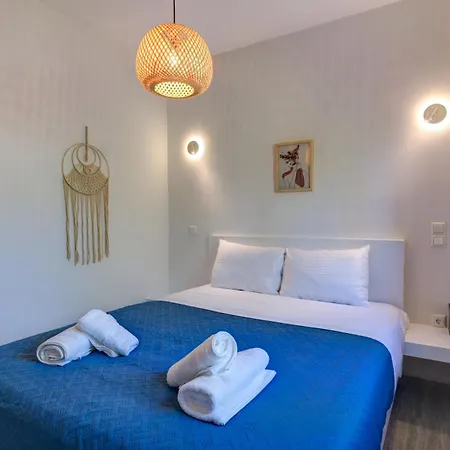 Molos Beachfront Apartments In Diakopto Extérieur photo