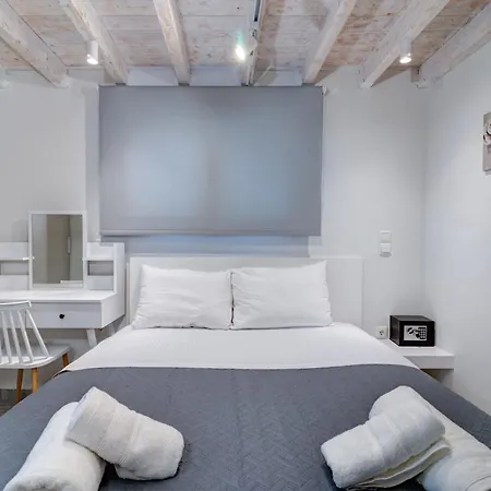 Molos Beachfront Apartments In Diakopto Extérieur photo