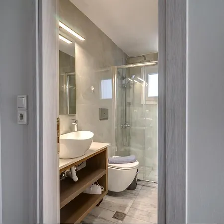 Molos Beachfront Apartments In Diakopto Extérieur photo