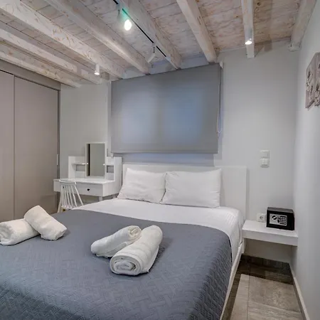 Molos Beachfront Apartments In Diakopto Extérieur photo