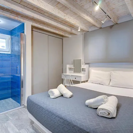 Molos Beachfront Apartments In Diakopto Extérieur photo