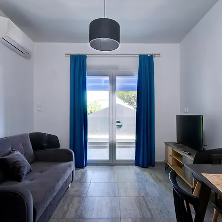 Molos Beachfront Apartments In Diakopto Extérieur photo