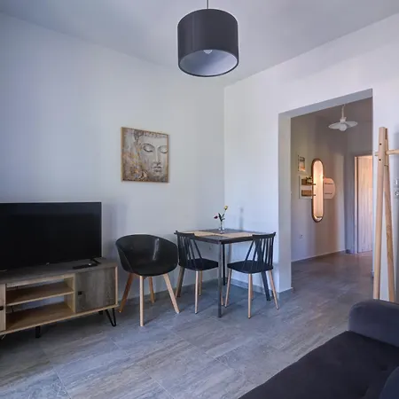 Molos Beachfront Apartments In Diakopto Extérieur photo