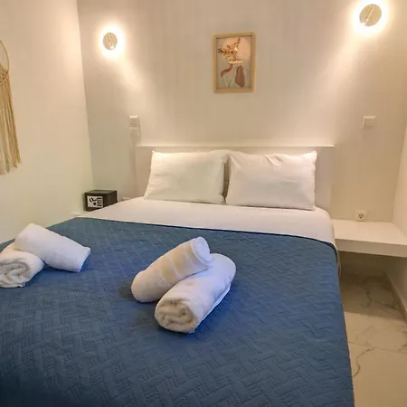 Molos Beachfront Apartments In Diakopto Extérieur photo