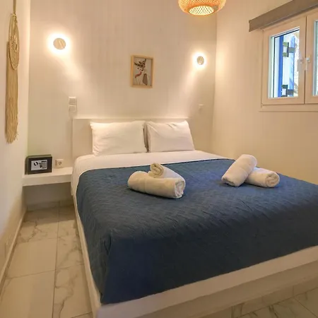 Molos Beachfront Apartments In Diakopto Chambre photo