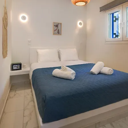 Molos Beachfront Apartments In Diakopto Chambre photo