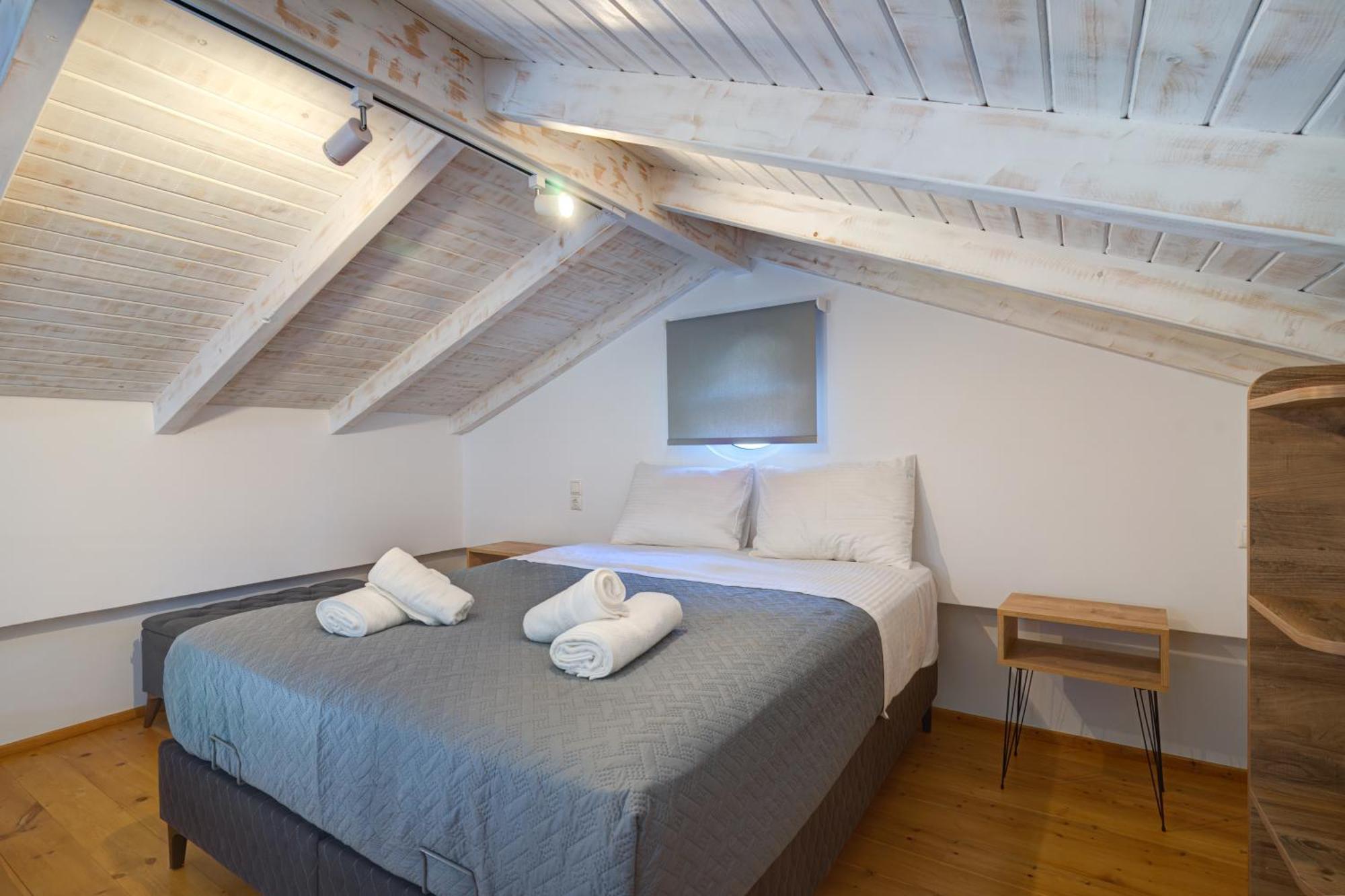 Apartment Molos Beachfront In