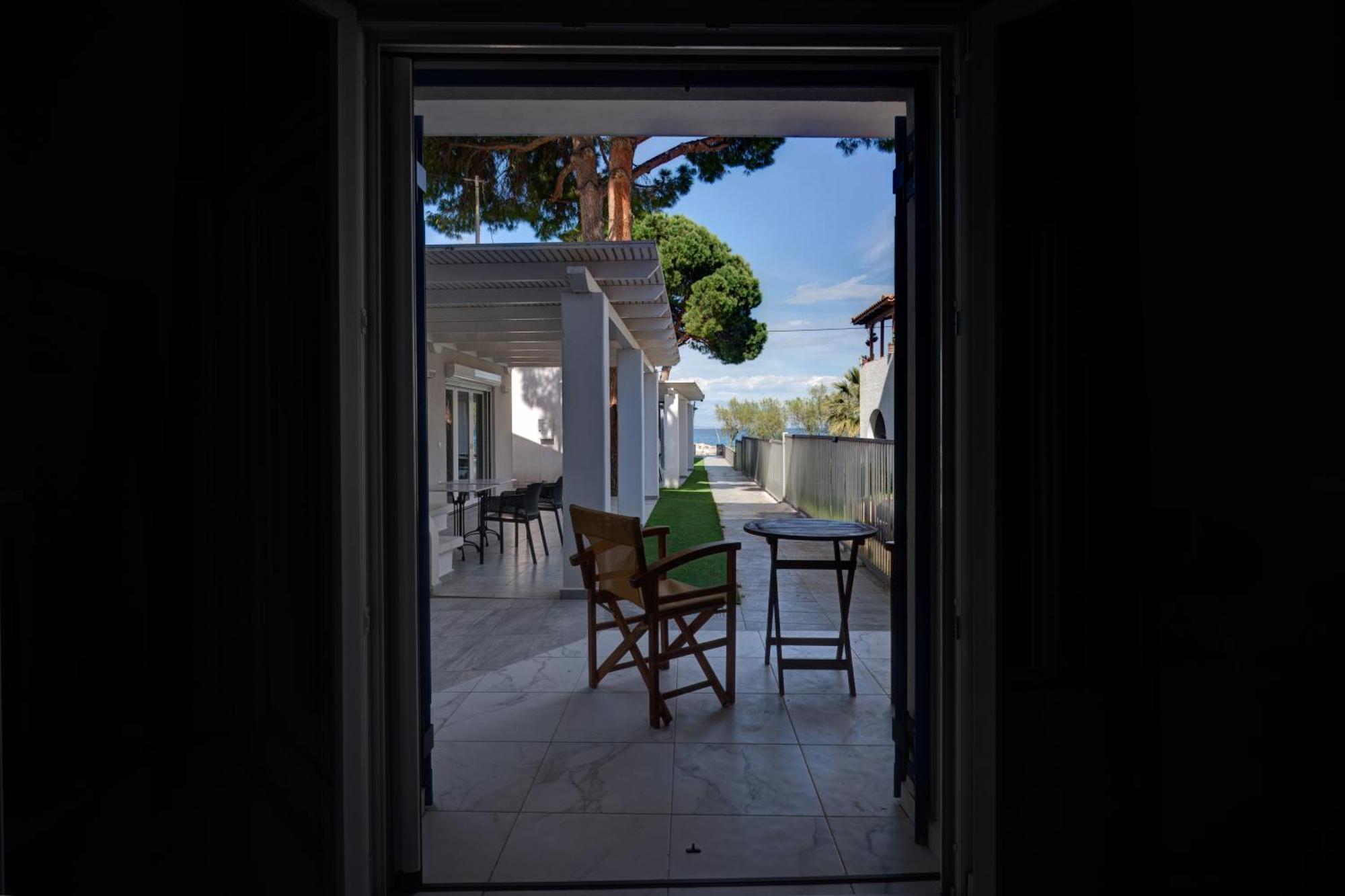 Molos Beachfront In Apartment Diakopto