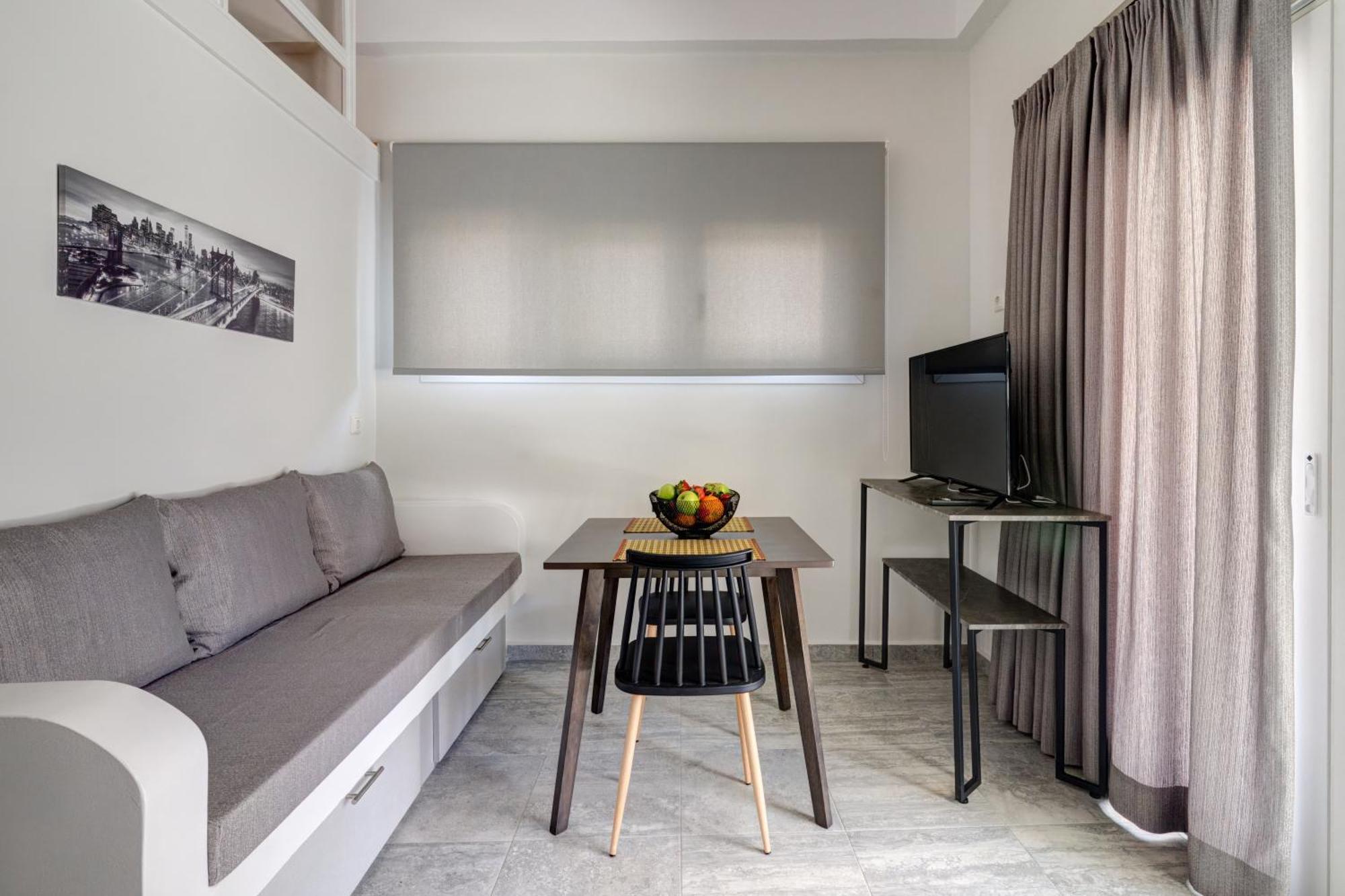 Molos Beachfront In Apartment Diakopto