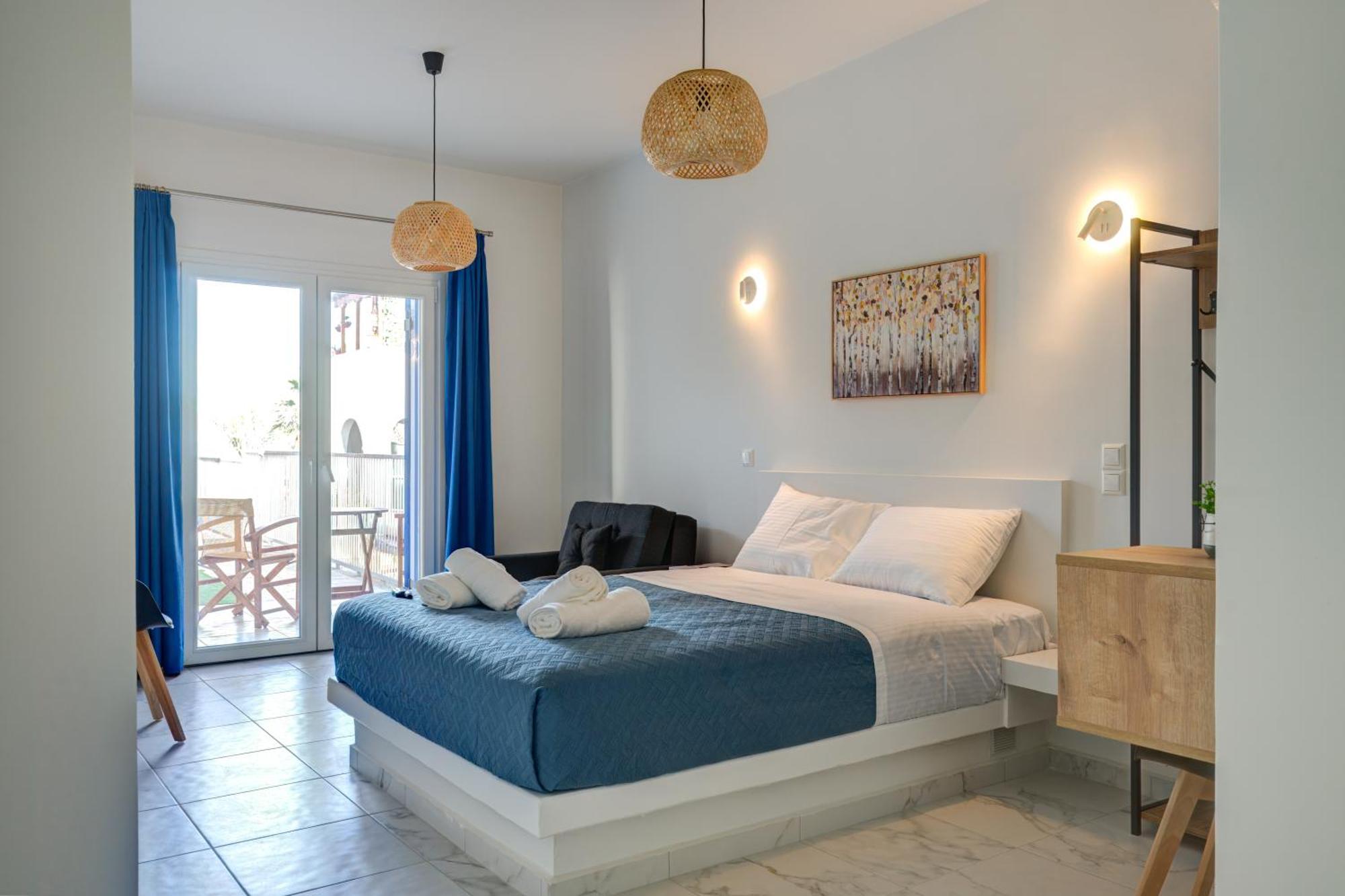 Molos Beachfront In Apartment