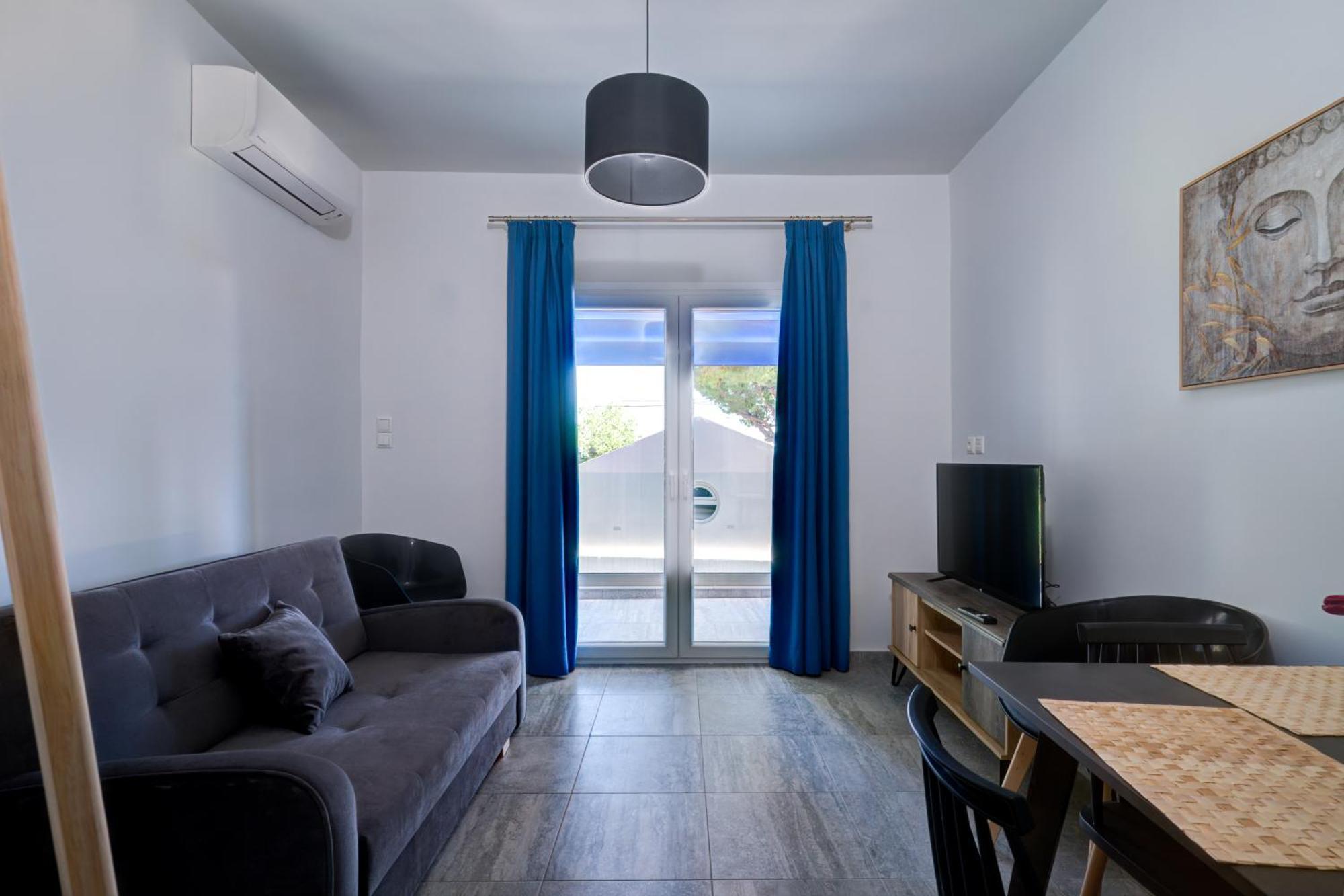 Molos Beachfront In Apartment