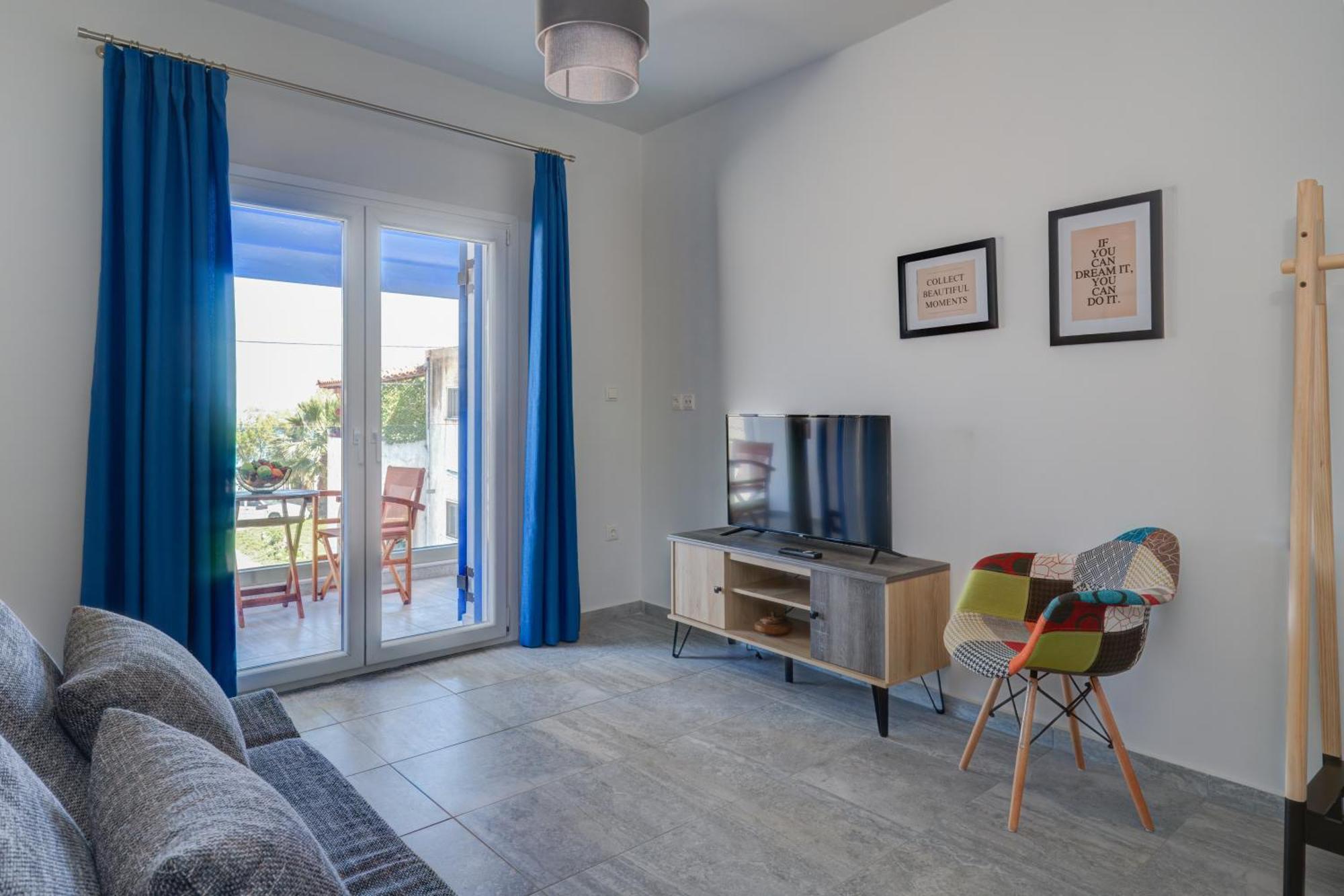 Molos Beachfront In Diakopto