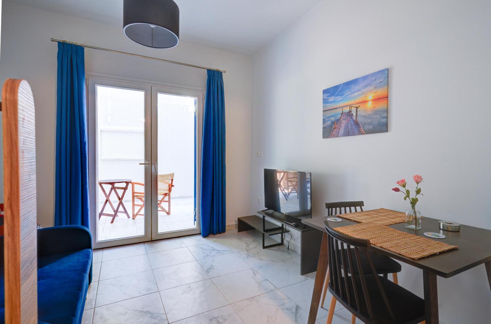 Molos Beachfront In Diakopto