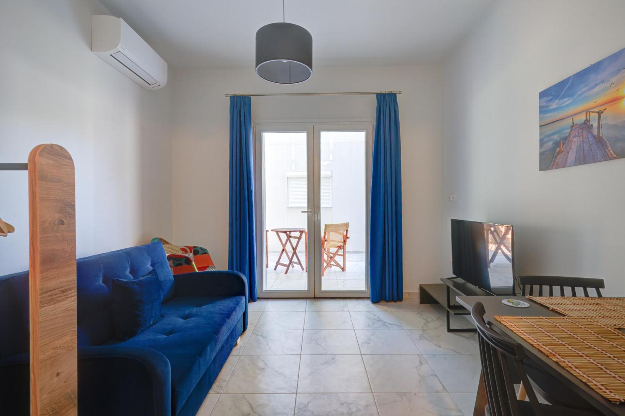 Molos Beachfront In Apartment Diakopto